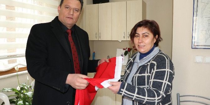 Nişancıpaşa’da Yakılan Bayrağın Yerine Yenisi