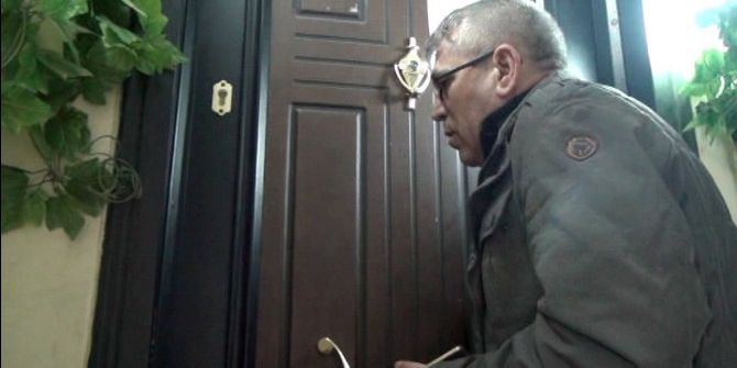 Zabıta Mührü Vurunca Aile İçeride Mahsur Kaldı