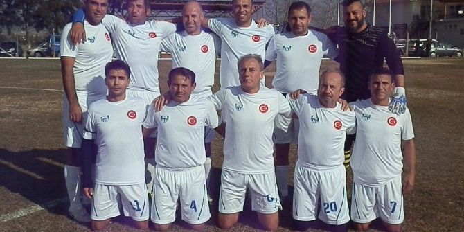 Foça Masterler Turgutlu’ya 9 Gol Attı