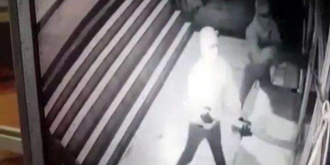 İş Yerine Saldırı Anı Güvenlik Kamerasında