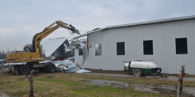 Tarım Arazisi Üzerindeki Depo Yıkıldı