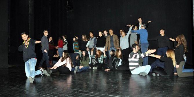 Salihli Belediyesi Tiyatro Ve Sinema Sanatçıları Yetiştiriyor