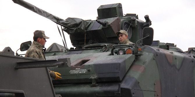 Kocaeli’den Sınıra Askeri Zırhlı Araç Sevkiyatı Sürüyor