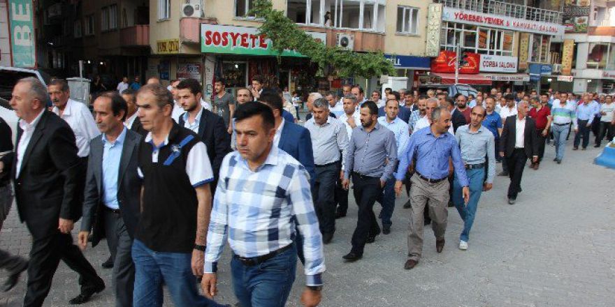 Hakkari’de Darbeye Tepki Yürüyüşü