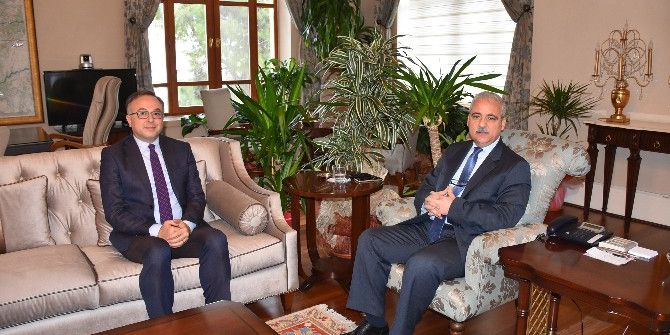 Vali Güvençer Konuklarını Ağırladı