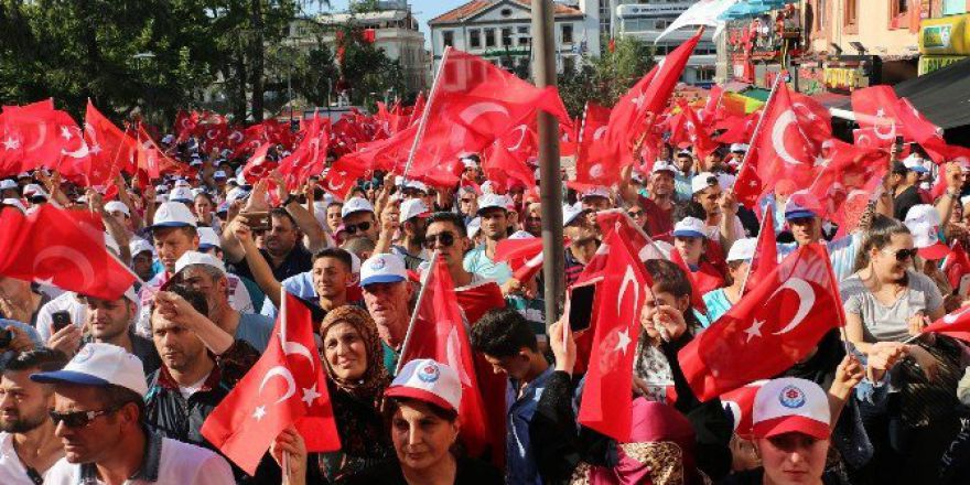 Trabzon Atatürk Alanı’nda Darbe Girişimini Protesto Ettiler