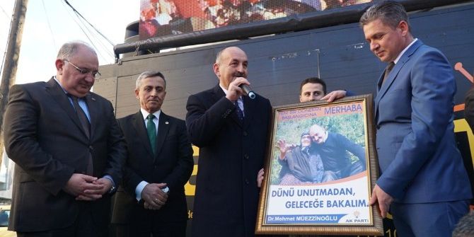 Bakan Müezzinoğlu’nu Duygulandıran Hediye