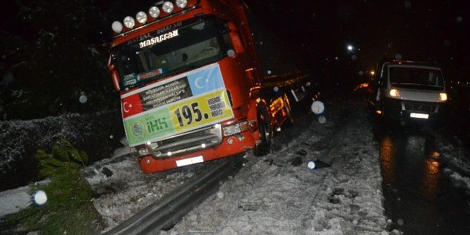 Pozantı Tem Otoyolu’nda Zincirleme Trafik Kazası: 10 Yaralı