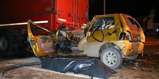 Bursa’da Otomobil Tır’ın Altına Girdi: 1 Ölü 1 Yaralı