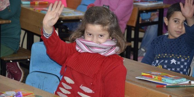 Siverek’te Suriyeli Öğrencilere Kırtasiye Yardımı Yapıldı