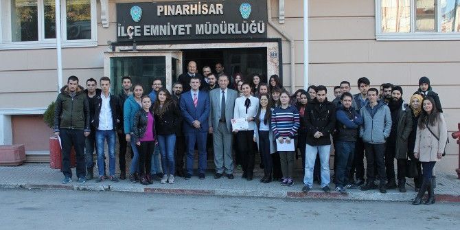 Üniversite Öğrencilerinin Emniyet Müdürlüğü Ziyareti