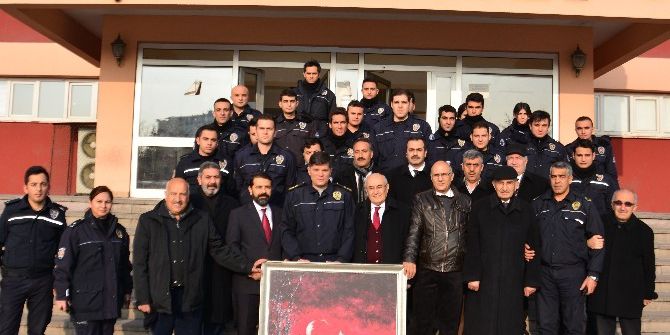 Çevik Kuvvet Polisine Moral Ve Destek Ziyareti