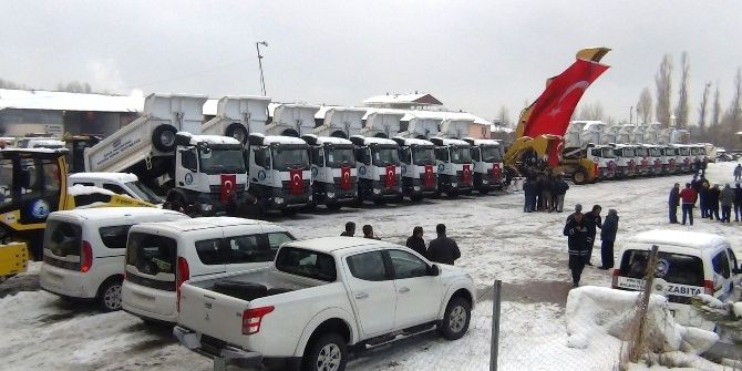 Erciş Belediyesi Araç Filosunu Büyüttü