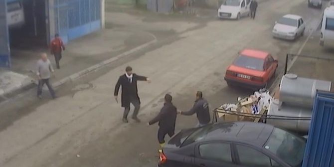 Boşandığı Eşi İle Evlenen Şahsı Önce Darp Etti, Ardından Bıçakla Saldırdı