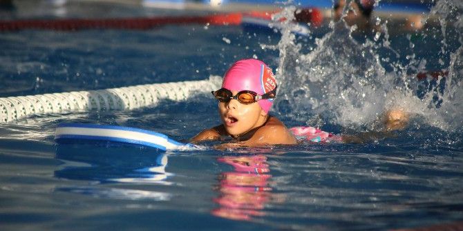 Kepez Lisanslı Yüzücü Ve Su Topu Sporcuları Yetiştiriyor