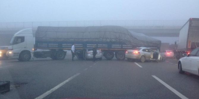 Bursa’da Sis Sebebiyle 13 Araç Birbirine Girdi: 5 Yaralı