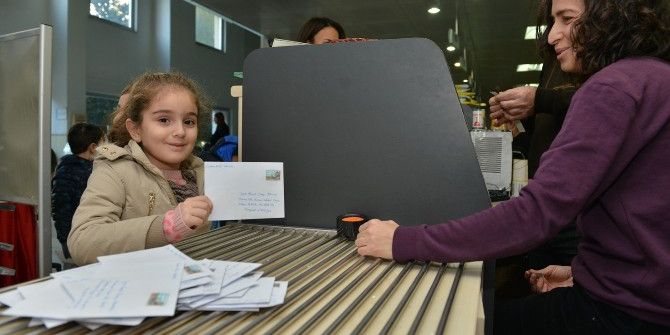 Kreş Öğrencilerinden Sevdiklerine Yılbaşı Kartı