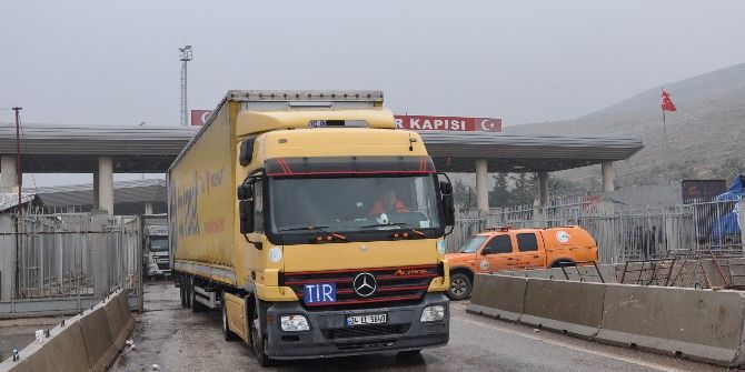 Suriye’ye Yardımlar Sürüyor