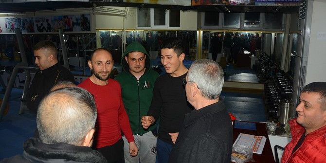 Başkan Acar, Fitness Salonunu Ziyaret Etti
