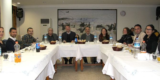 Silifke Belediye Başkanı Turgut, Personeliyle Yemekte Buluştu