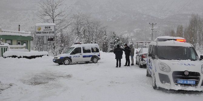 Güvenlik Görevlisi Çalıştığı İş Yerinde Ölü Bulundu