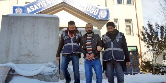 Ayrı Yaşadığı Eşini Öldüren Zanlı Tutuklandı