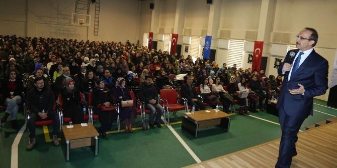 Muş’ta ‘Demokrasi Ve Etik’ Semineri
