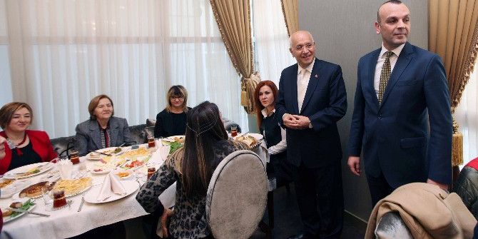 Yaşar, Pekay Üyelerini Ağırladı