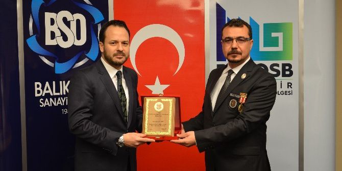 Şehit Ailelerinden Bso’ya Plaket