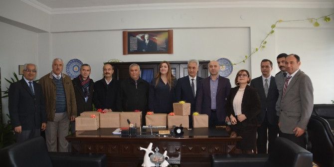 Petkim Okullara 300 Kitap Dağıttı