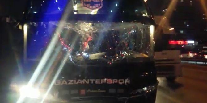 Gaziantepspor Takım Otobüsü İstanbul’da Kazaya Karıştı: 4 Yaralı