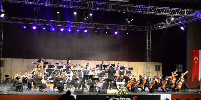Çukurova Devlet Senfoni Orkestrası 2017’yi “Birlik Ve Kardeşlik Konseri” İle Karşıladı
