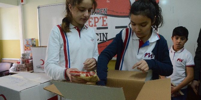 Kardeşlerinin İhtiyaçlarını Kendi Elleriyle Paketleyip Gönderdiler