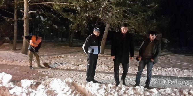 Aşkale Belediye Başkanı Polat, Karla Mücadele Çalışmalarını Denetledi