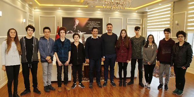 Bahçeşehir’in Robotik Takımı Başkan Genç’i Ziyaret Etti