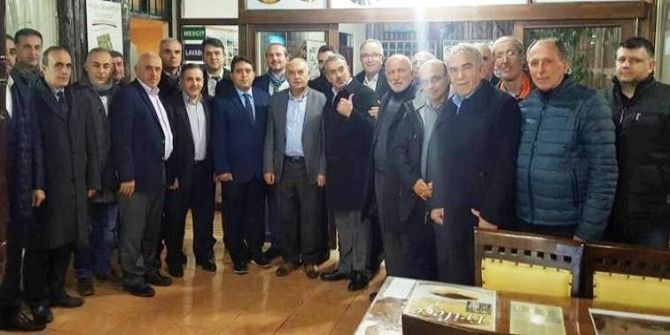 Minibüsçülerden Kaymakama Veda Yemeği