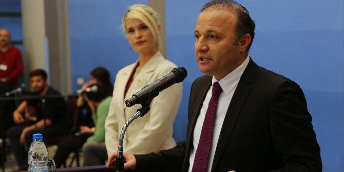 Aü Hastanesi’nde Yeni Yıl Kutlaması