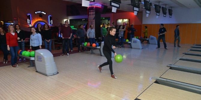 Nilüfer Ailesi Bowling Turnuvasında Buluştu