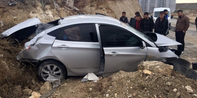 Takla Atan Araçtan Sürücü Yaralanmadan Çıktı