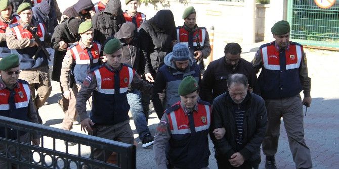 Fethiye’de Göçmen Kaçakçılığına Karışan 9 Kişi Tutuklandı