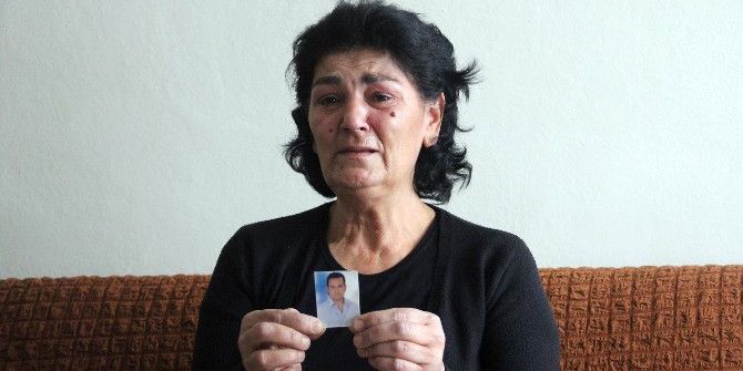 Gözyaşları İçinde Oğlunun Katilinin Yakalanmasını İstedi