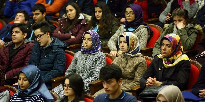 Mehmet Akif’in Torunu Argon: “Kurtuluş Savaşı’nda Dedemle Anadolu’yu Gezmeyi İsterdim”
