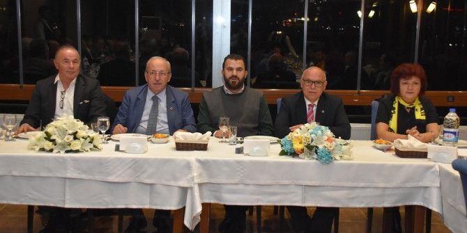 Başkan Eşkinat, Tekirdağsporlu Futbolcular Ve Yeni Yönetim Kurulu İle Bir Araya Geldi