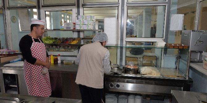 Okul Kantinlerindeki Denetimlerle Gençlerin Beslenme Alışkanlıkları Değiştiriliyor
