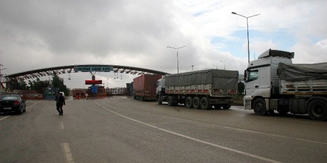 Öncüpınar Sınır Kapısı Yardım Üssü Haline Geldi