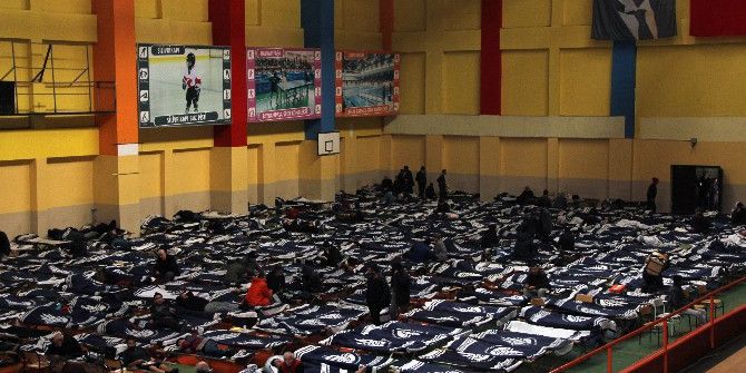 İbb Evsiz Vatandaşları Spor Salonunda Topladı