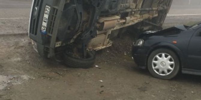 Türkoğlu’nda Yoğun Sis Kazaya Yol Açtı: 4 Yaralı