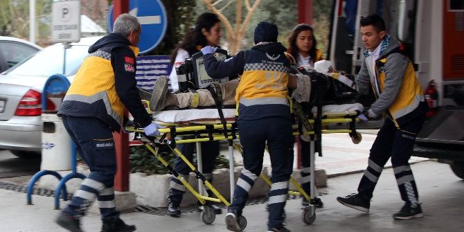 Çatıdan Düşen İşçilerden Birisi Öldü