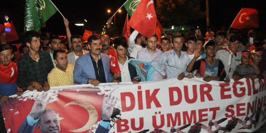 Muş’ta Binlerce Vatandaştan Darbe Girişimi Tepkisi