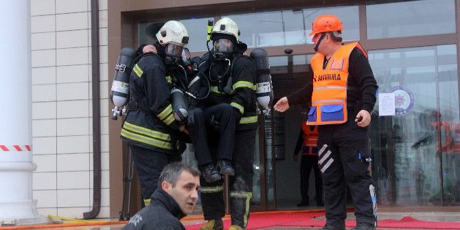 Emniyet Müdürlüğündeki Tatbikatı Gerçek Sandılar